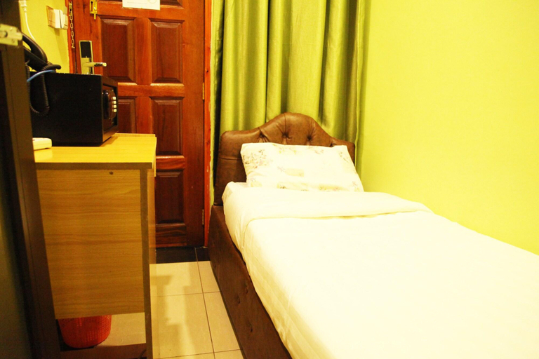 Bedroom 4, Inks Hotel, Starehe