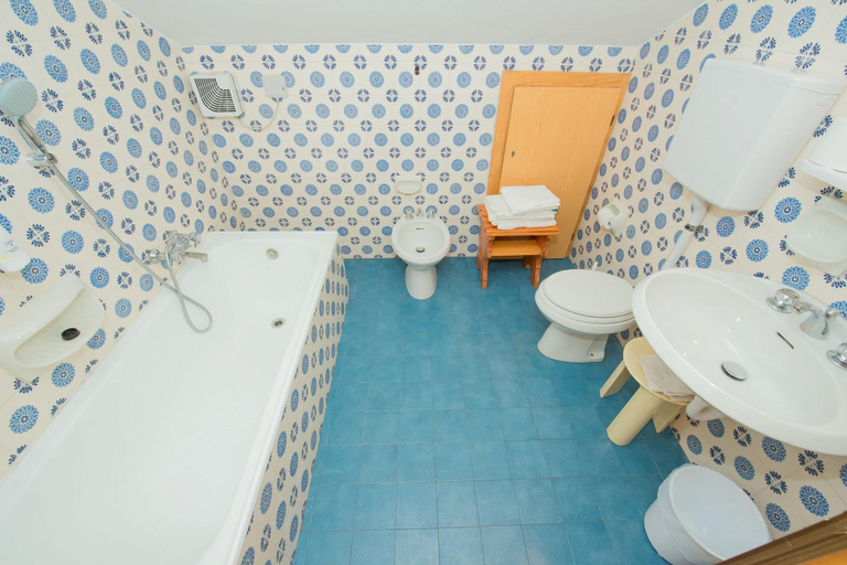 Bathroom 4, Dependance Sporting, Sondrio