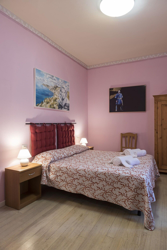 Bedroom 3, Bella Addormentata E Il Principe Calaf, Lucca