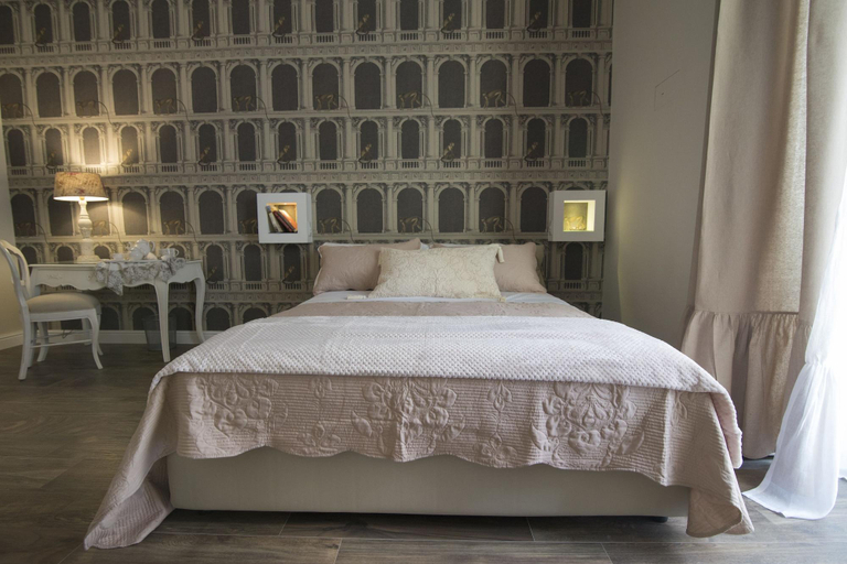 Bedroom 5, Domus Deorum Deluxe, Napoli