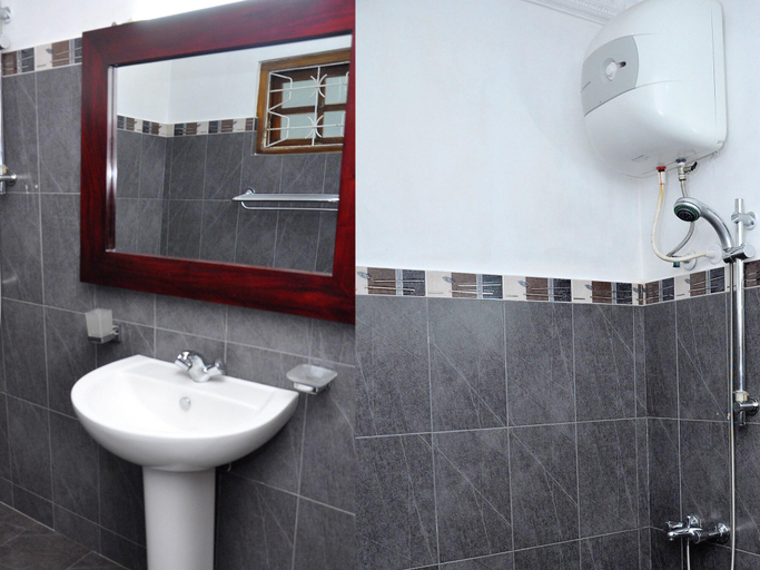 Bathroom 4, Laa Adams, Ambagamuwa