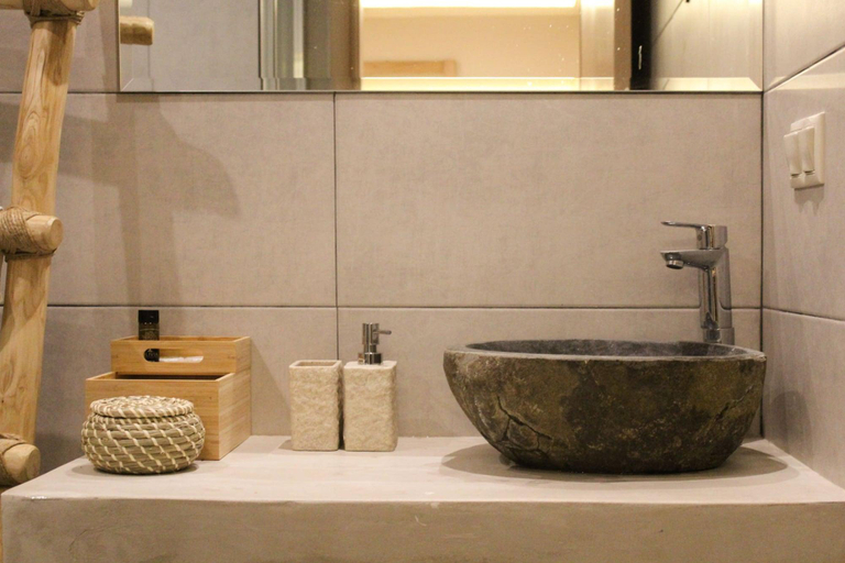 Bathroom 5, Ederlezi Hotel, Attica