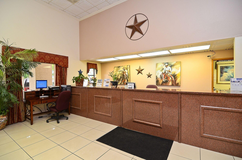 Public Area, American Inn-Sealy, Austin