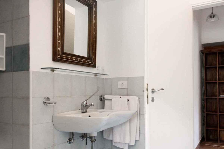 Bathroom 3, La Manna di Zabbra, Palermo