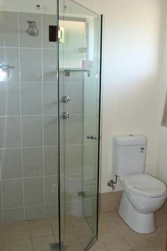 Bathroom 5, Muswellbrook Motor Inn, Muswellbrook