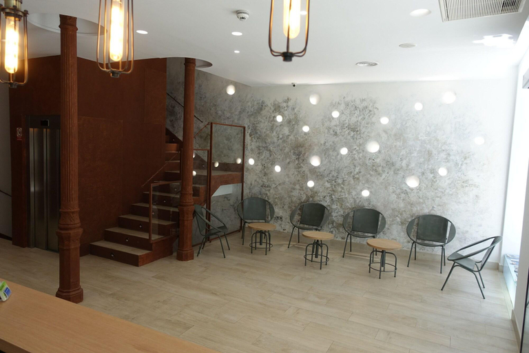 Public Area 2, Hostal Cervelo, Madrid