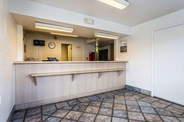 Public Area 4, Motel 6 Blythe, CA, Riverside