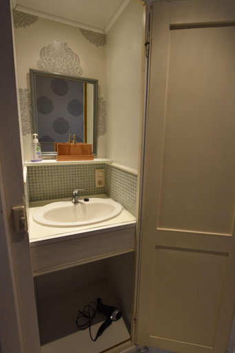 Bathroom 5, Cambiare, Oost-Vlaanderen
