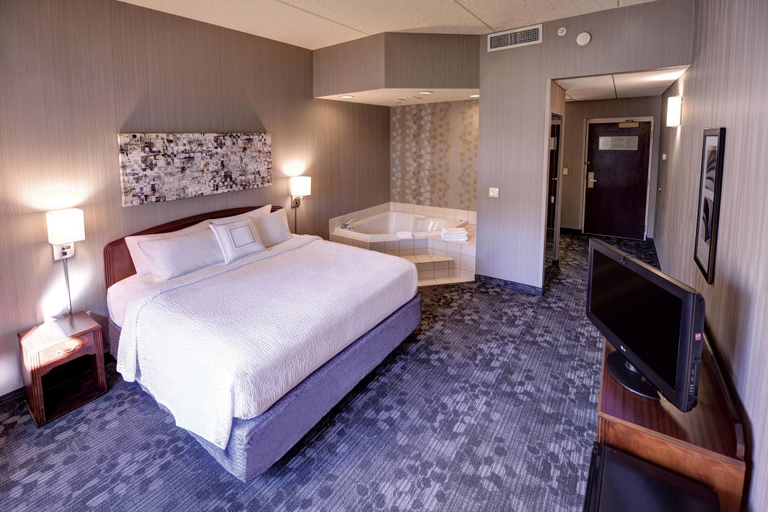 Bedroom 3, Courtyard By Marriott Wausau, Marathon