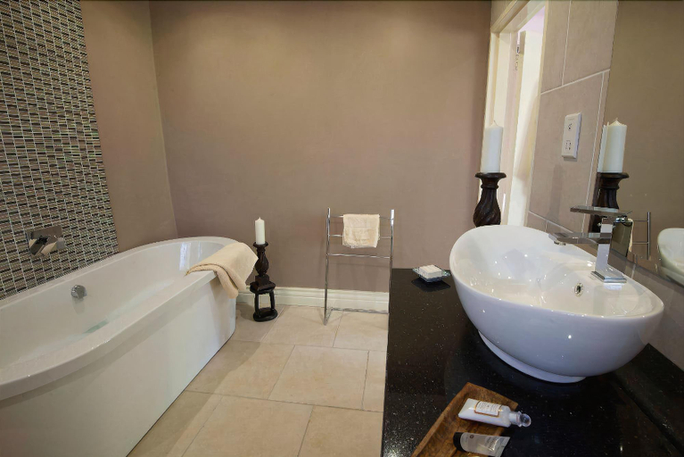 Bathroom, Woodlands Guest Lodge, Harare