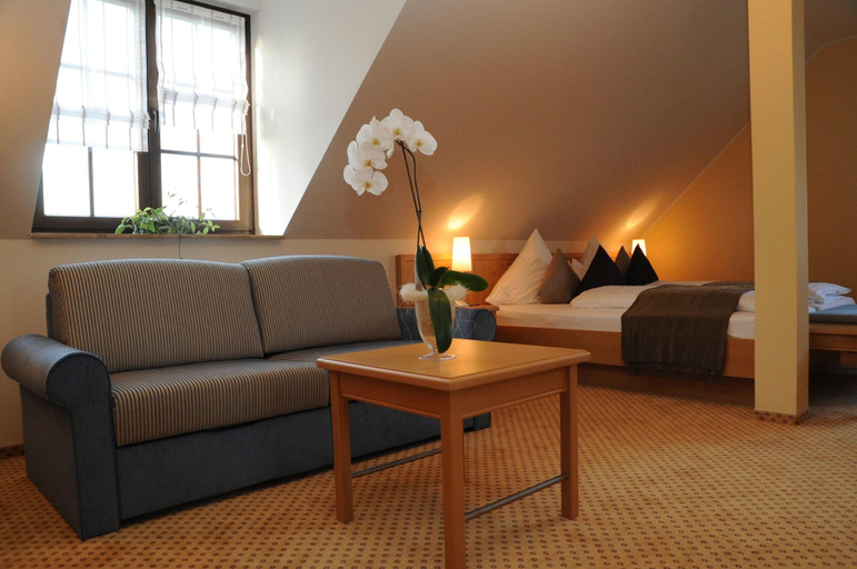 Bedroom 3, Beierleins Hotel & Catering GmbH, Zwickau