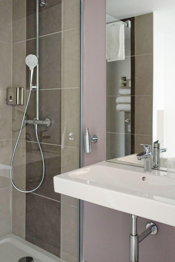 Bathroom 5, Hôtel Akena Besançon, Doubs