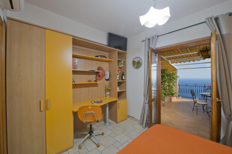 Bedroom 4, La Mela Blu, Salerno