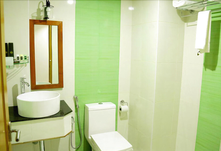 Bathroom 4, Hotel Livanta, Ernakulam