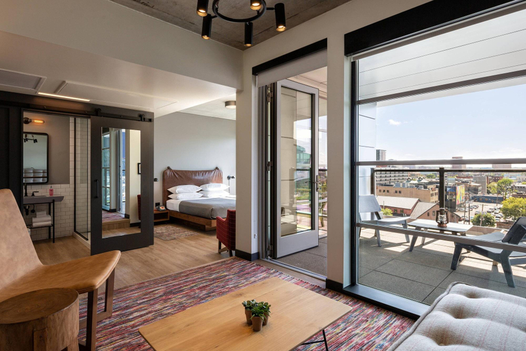 Bedroom 3, Moxy Minneapolis Downtown, Hennepin