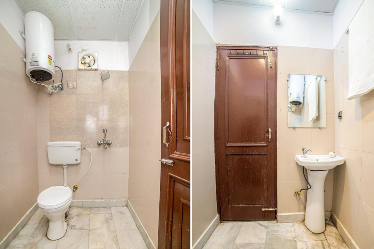 Bathroom 4, PDR Shree Krishna, Gautam Buddha Nagar