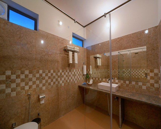 Bathroom 4, Ranthambore Bagh Palace Hotel, Sawai Madhopur