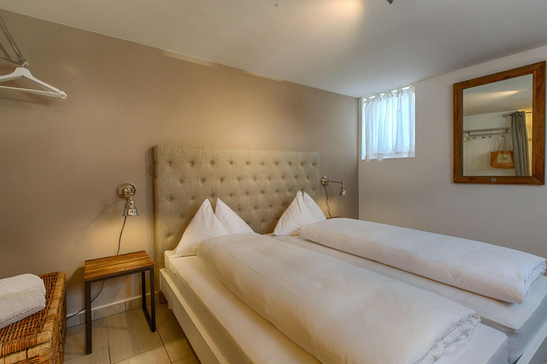 Bedroom 4, Romantik Hotel Bären, Trachselwald