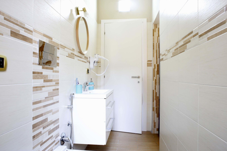 Bathroom 4, Vegan B&B, Syracuse