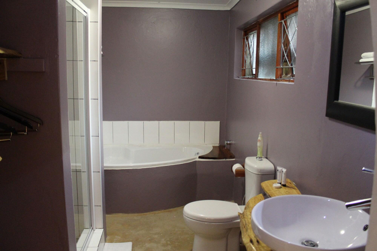 Bathroom 3, Tidewaters Accommodation, Buffalo City