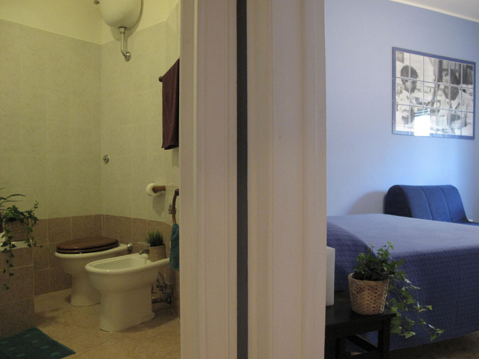 Bathroom 5, Arches Inn B&B, Rome