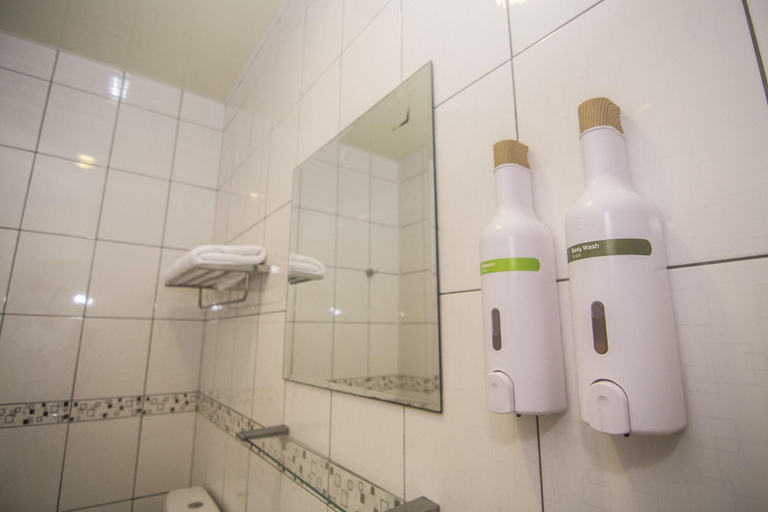Bathroom 5, SouthSea B&B, Pingtung