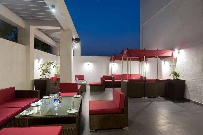 Public Area 2, Iris Premire, Ahmadnagar