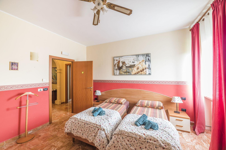 Bedroom 4, Aurora Rooms, Lecce