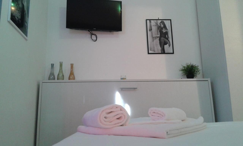 Bedroom 5, B&B Holidays in Rome, Rome