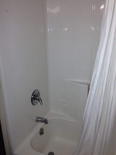 Bathroom 4, Kalika Hotel, Niagara