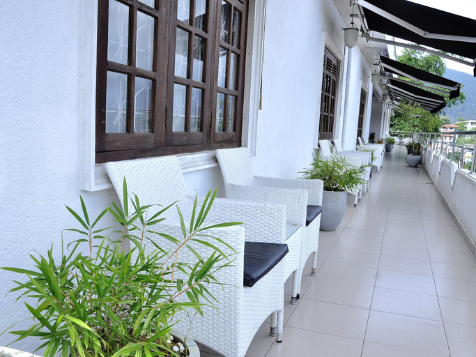 Public Area 2, Laa Adams, Ambagamuwa