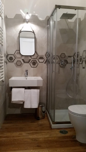 Bathroom 5, MORE Cola di Rienzo B&B, Rome
