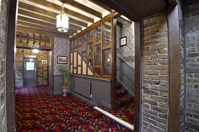 Public Area 2, The Royal Victoria & Bull Hotel, Kent