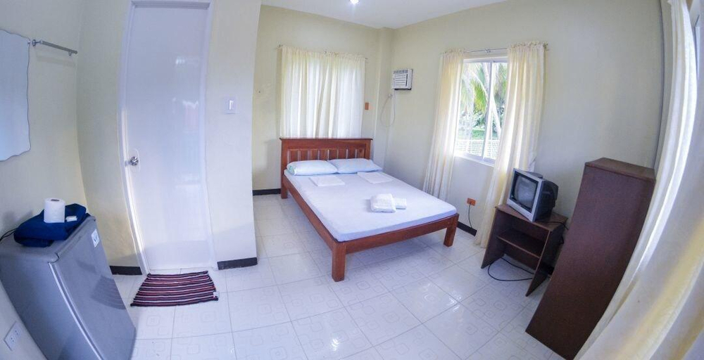 Bedroom 1, Blue Pot Family Resort, Dalaguete
