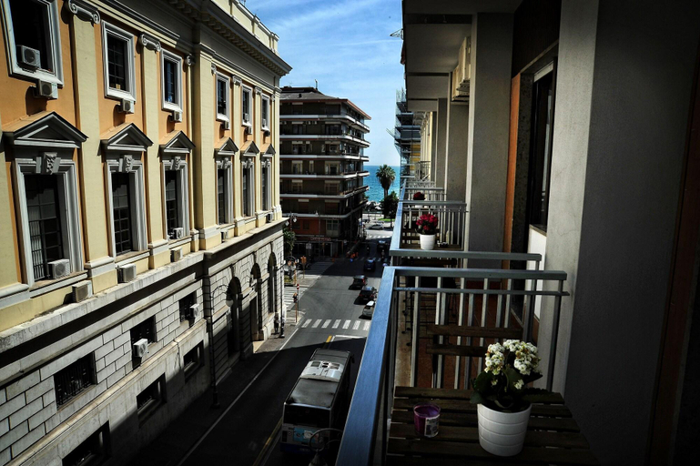 Exterior & Views 2, Casa Castagna B&B, Salerno