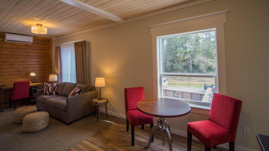 Public Area 2, Cranberry Arms Inn, Nanaimo