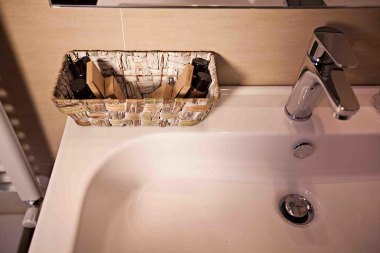 Bathroom 5, B&B Igea 50, Modena