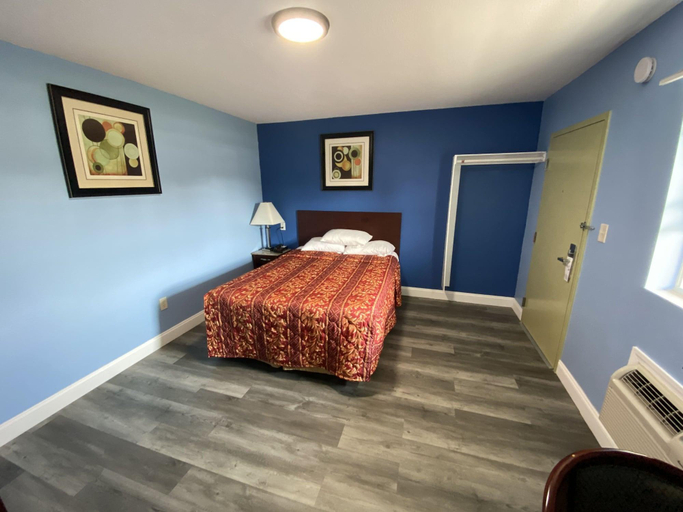 Public Area 3, Red Carpet Inn and Suites, Burlington