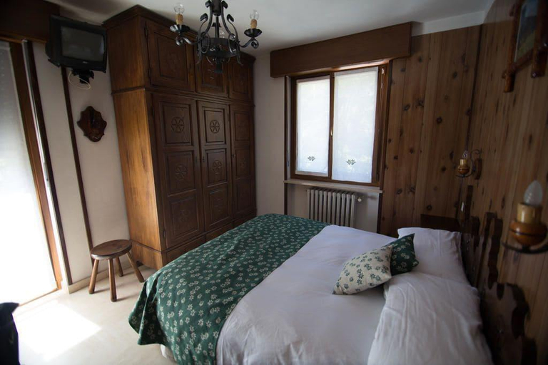 Bedroom 2, Hotel Edelweiss, Cuneo