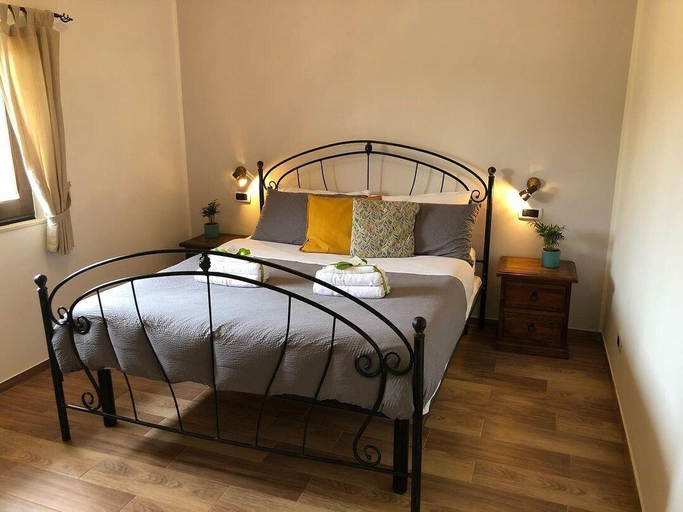 Bedroom 3, B&B Mandorla Amara, Bari