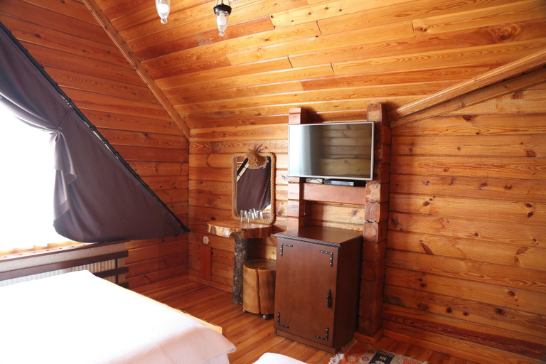Bedroom 3, Birun Kumbet Dag Evi, Dereli
