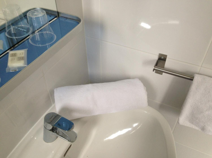 Bathroom, Hotel Little Lodge, Finistère