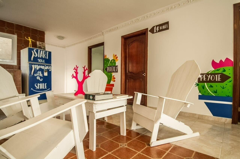 Public Area, La Perla Hostel, Santa Marta (Dist. Esp.)