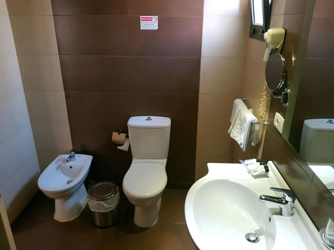 Bathroom 5, Madisson Hotel, Kasrouane