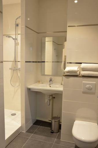 Bathroom 3, Logis Hôtel - La Chambre d'Amiens, Somme
