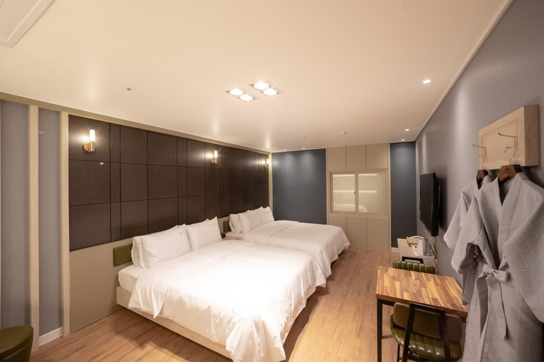 Bedroom 3, Busan Nampodong Hotel Lin, Jung
