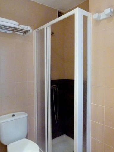 Bathroom 5, Hotel Chiquin, Asturias
