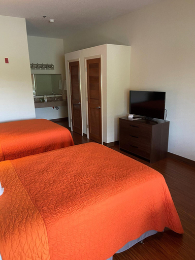 Bedroom 3, Orange County National Lodge, Orange
