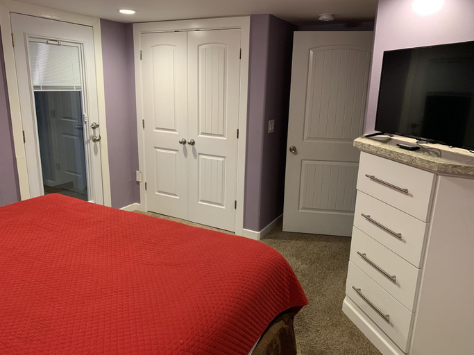 Bedroom 3, Blue Bay Inn & Suites, Cameron