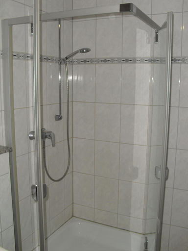 Bathroom 5, Pension Gasthaus zur Schnecke, Lörrach